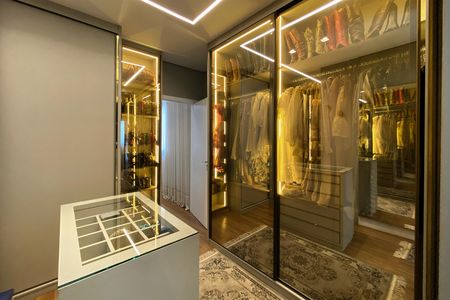 Casa de condomínio à venda com 470m², 5 quartos e 4 vagasCloset da suíte 1