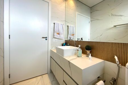Casa de condomínio à venda com 470m², 5 quartos e 4 vagasBanheiro da Suíte 3