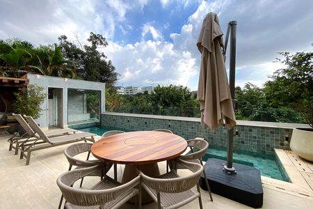 Casa de condomínio à venda com 470m², 5 quartos e 4 vagasPiscina