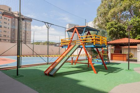 Apartamento à venda com 49m², 2 quartos e 1 vaga Apartamento à venda com 49m², 2 quartos e 1 vagaÁrea comum - Playground