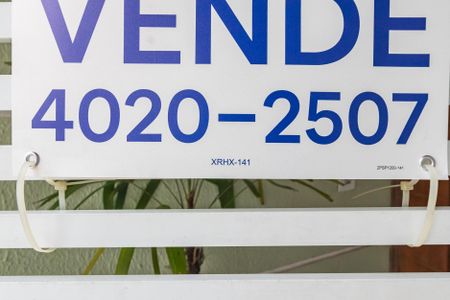 Casa à venda com 120m², 2 quartos e 2 vagas Casa à venda com 120m², 2 quartos e 2 vagasPlaca