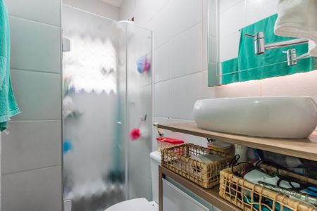 Casa à venda com 120m², 2 quartos e 2 vagas Casa à venda com 120m², 2 quartos e 2 vagasBanheiro social
