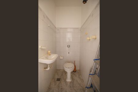 Apartamento à venda com 95m², 4 quartos e sem vaga Apartamento à venda com 95m², 4 quartos e sem vagaBanheiro de Serviço