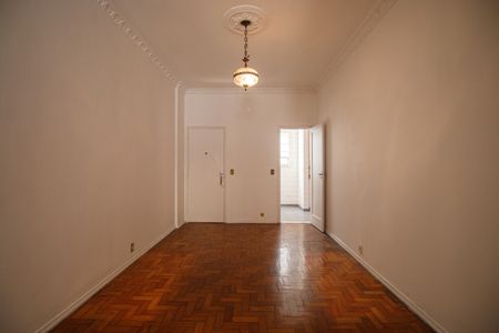 Apartamento à venda com 95m², 4 quartos e sem vaga Apartamento à venda com 95m², 4 quartos e sem vagaSala