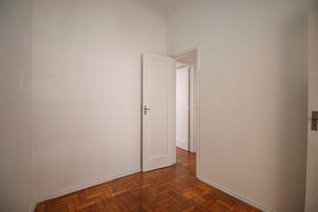 Apartamento à venda com 95m², 4 quartos e sem vaga Apartamento à venda com 95m², 4 quartos e sem vagaQuarto Revertido