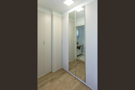 Apartamento à venda com 55m², 2 quartos e 1 vagaGuarda Roupa da Suíte
