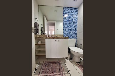 Apartamento à venda com 73m², 2 quartos e 1 vagaBanheiro Social