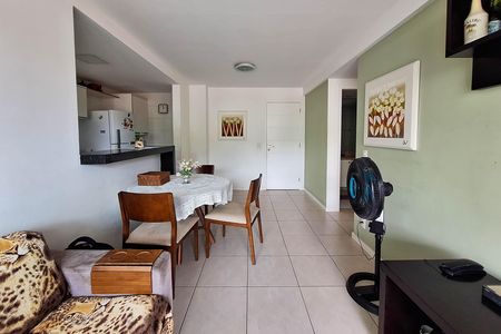 Sala de apartamento para alugar com 2 quartos, 73m² em Maravista, Niterói
