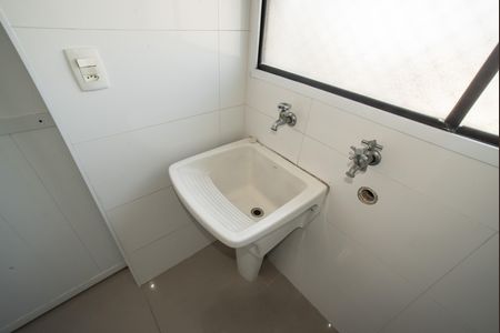 Apartamento para alugar com 67m², 2 quartos e 1 vagaÁrea de Serviço
