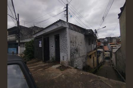 Casa à venda com 179m², 1 quarto e 2 vagas Casa à venda com 179m², 1 quarto e 2 vagasFachada