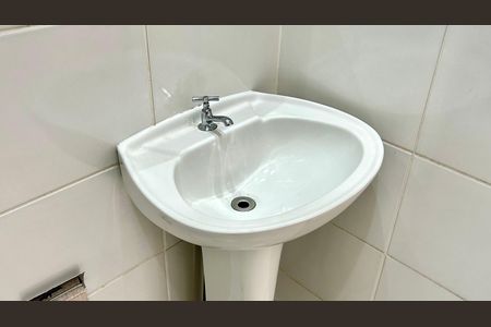 Apartamento para alugar com 67m², 2 quartos e 1 vaga Apartamento para alugar com 67m², 2 quartos e 1 vagaBanheiro 1