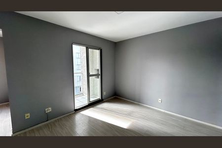 Apartamento para alugar com 67m², 2 quartos e 1 vaga Apartamento para alugar com 67m², 2 quartos e 1 vagaSala