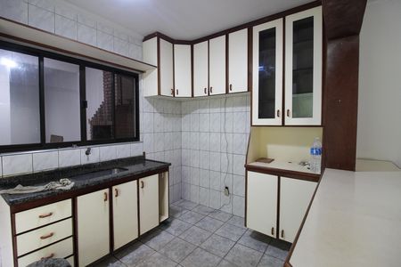 Casa para alugar com 233m², 4 quartos e 2 vagas Casa para alugar com 233m², 4 quartos e 2 vagasCozinha
