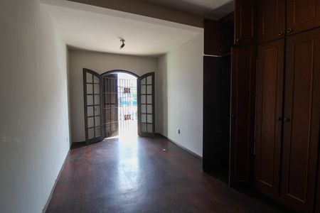 Casa para alugar com 233m², 4 quartos e 2 vagas Casa para alugar com 233m², 4 quartos e 2 vagasQuarto 1