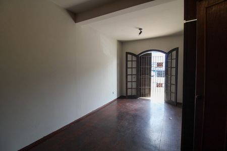 Casa para alugar com 233m², 4 quartos e 2 vagas Casa para alugar com 233m², 4 quartos e 2 vagasQuarto 1