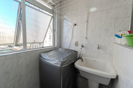 Apartamento à venda com 60m², 2 quartos e sem vaga Apartamento à venda com 60m², 2 quartos e sem vagaCozinha e Área de Serviço