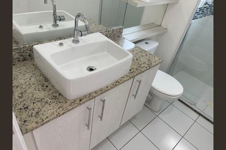 Apartamento à venda com 82m², 3 quartos e 2 vagas Apartamento à venda com 82m², 3 quartos e 2 vagasBanheiro