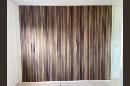 Apartamento à venda com 82m², 3 quartos e 2 vagas Apartamento à venda com 82m², 3 quartos e 2 vagasQuarto Suíte