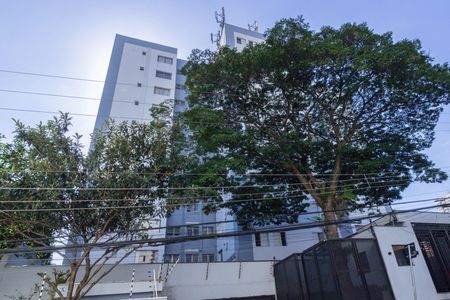 Apartamento para alugar com 70m², 2 quartos e 1 vagaFachada