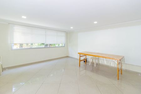 Apartamento para alugar com 70m², 2 quartos e 1 vagaÁrea comum - Salão de festas