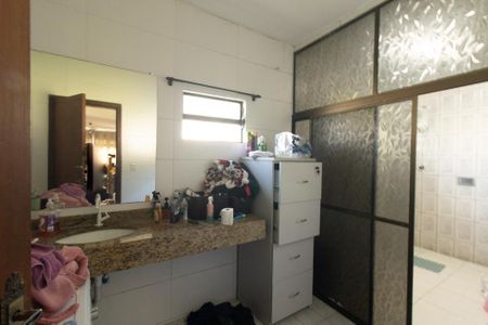 Casa à venda com 230m², 2 quartos e 5 vagas Casa à venda com 230m², 2 quartos e 5 vagasBanheiro Social