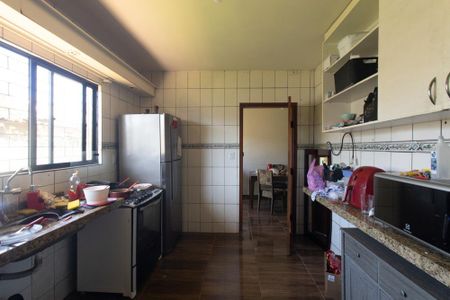 Casa à venda com 230m², 2 quartos e 5 vagas Casa à venda com 230m², 2 quartos e 5 vagasCozinha