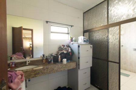 Casa à venda com 230m², 2 quartos e 5 vagas Casa à venda com 230m², 2 quartos e 5 vagasBanheiro Social