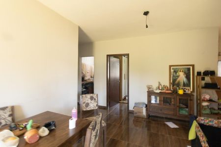 Casa à venda com 230m², 2 quartos e 5 vagas Casa à venda com 230m², 2 quartos e 5 vagasSala