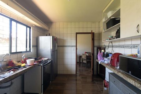 Casa à venda com 230m², 2 quartos e 5 vagas Casa à venda com 230m², 2 quartos e 5 vagasCozinha