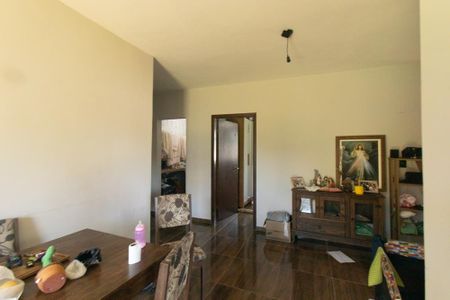 Casa à venda com 230m², 2 quartos e 5 vagas Casa à venda com 230m², 2 quartos e 5 vagasSala