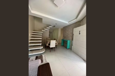 Sala de casa para alugar com 2 quartos, 146m² em Praia Mole, Florianópolis
