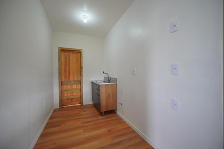 Cozinha de apartamento para alugar com 1 quarto, 50m² em Carianos, Florianópolis