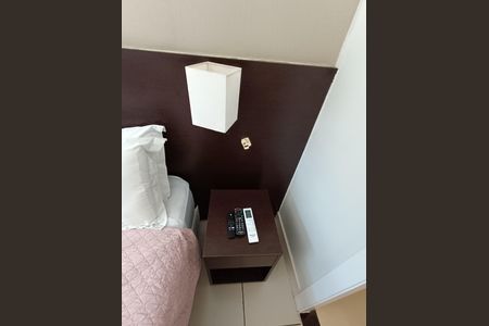 Studio para alugar com 38m², 1 quarto e sem vaga Studio para alugar com 38m², 1 quarto e sem vagaControles