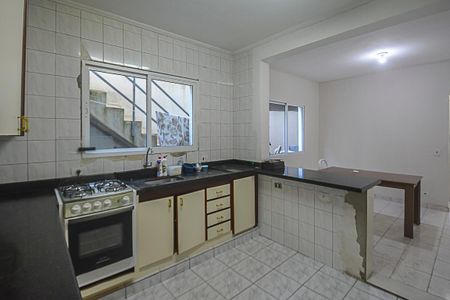 Casa à venda com 190m², 3 quartos e 2 vagas Casa à venda com 190m², 3 quartos e 2 vagasCozinha
