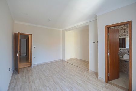 Casa à venda com 190m², 3 quartos e 2 vagas Casa à venda com 190m², 3 quartos e 2 vagasQuarto Suíte