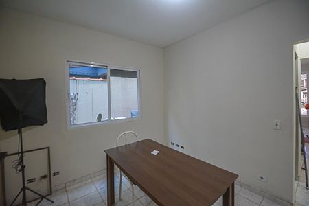 Casa à venda com 190m², 3 quartos e 2 vagas Casa à venda com 190m², 3 quartos e 2 vagasCopa