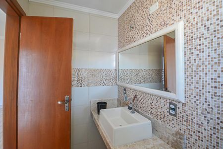 Casa à venda com 190m², 3 quartos e 2 vagas Casa à venda com 190m², 3 quartos e 2 vagasBanheiro da Suíte