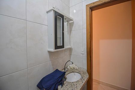 Casa à venda com 190m², 3 quartos e 2 vagas Casa à venda com 190m², 3 quartos e 2 vagasBanheiro