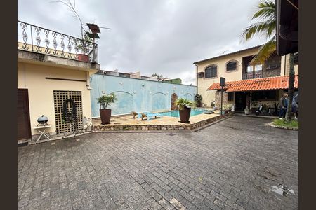 Casa para alugar com 493m², 5 quartos e 8 vagasQuintal