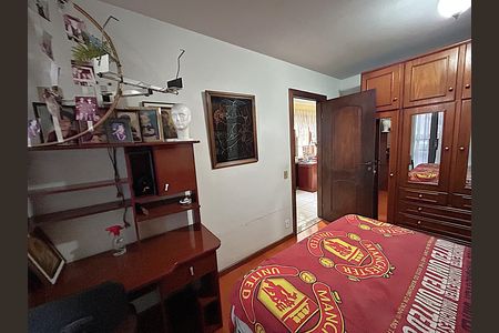 Casa para alugar com 493m², 5 quartos e 8 vagasQuarto 2