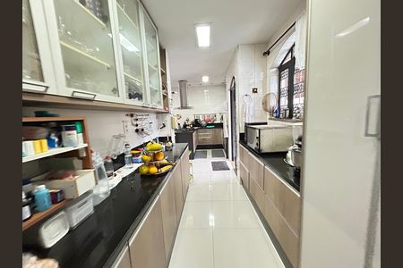 Casa para alugar com 493m², 5 quartos e 8 vagasCozinha