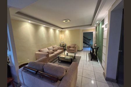Casa para alugar com 493m², 5 quartos e 8 vagasSala 1