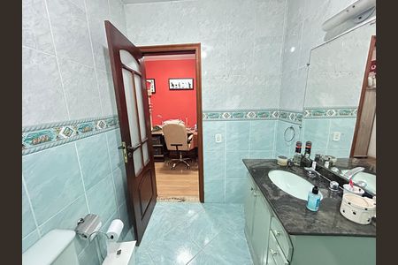Casa para alugar com 493m², 5 quartos e 8 vagasBanheiro da Suíte