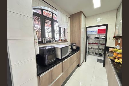 Casa para alugar com 493m², 5 quartos e 8 vagasCozinha