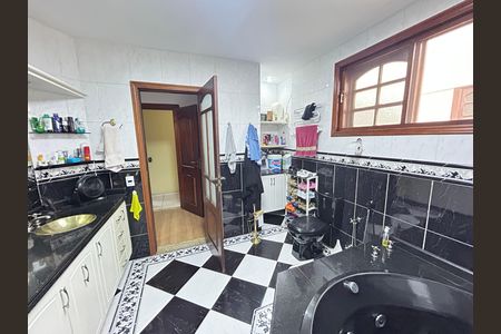 Casa para alugar com 493m², 5 quartos e 8 vagasBanheiro da Suíte 2