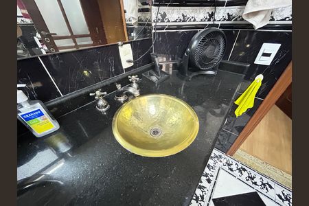 Casa para alugar com 493m², 5 quartos e 8 vagasBanheiro da Suíte 2