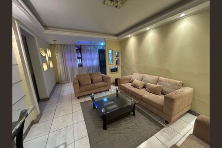 Sala 1 de casa para alugar com 5 quartos, 493m² em Vila Valqueire, Rio de Janeiro