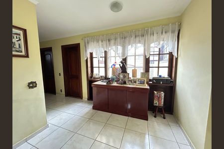 Casa para alugar com 493m², 5 quartos e 8 vagasCorredor