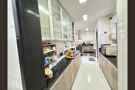 Casa para alugar com 493m², 5 quartos e 8 vagasCozinha