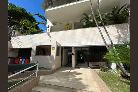 Apartamento para alugar com 86m², 2 quartos e 1 vagaFachada e portaria